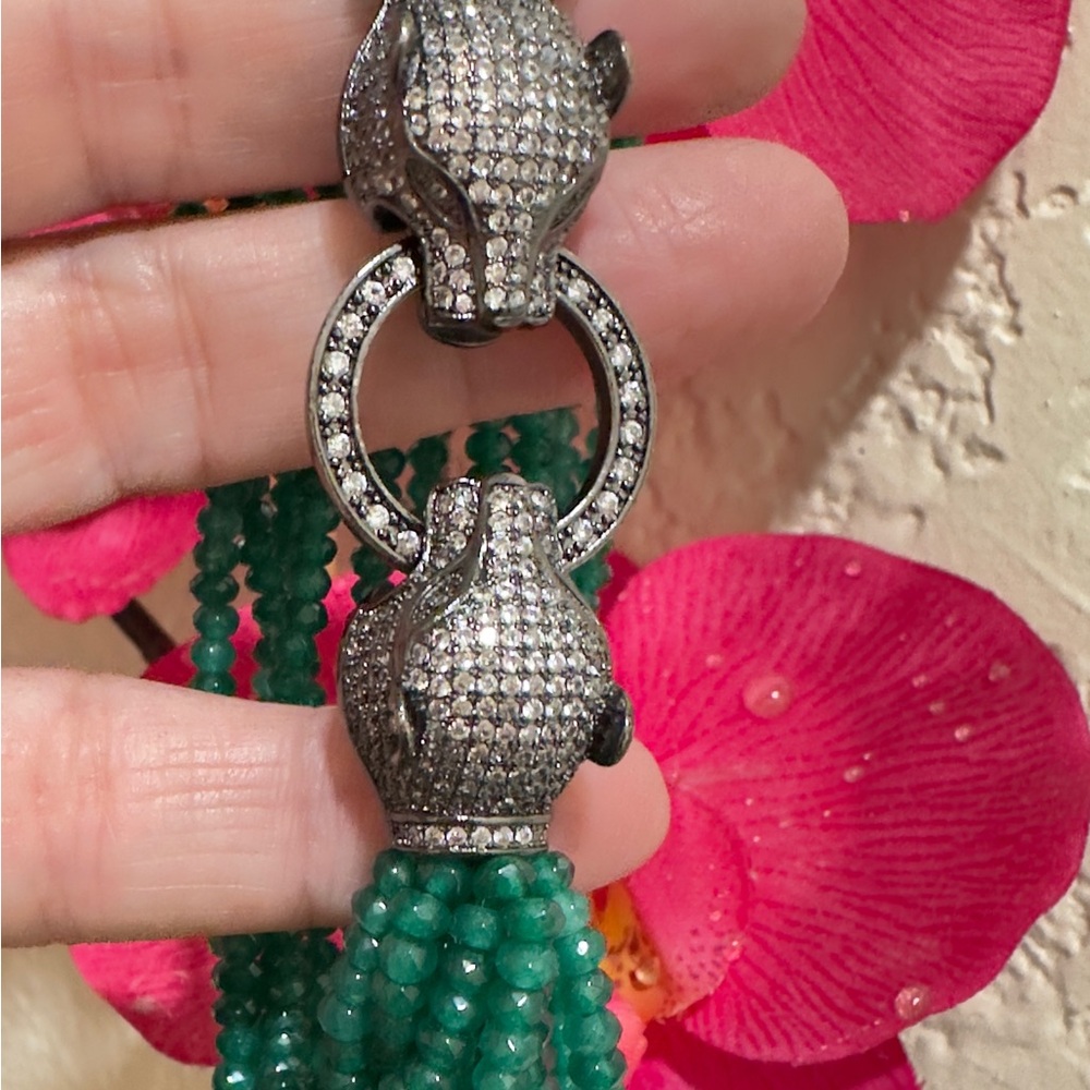Elegant Green Beaded Bracelet with Silver Accents